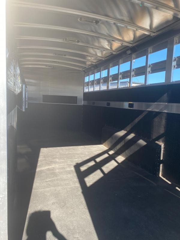 2021 Elite Trailers Slant Load 5 Horse Slant Load - Image 12