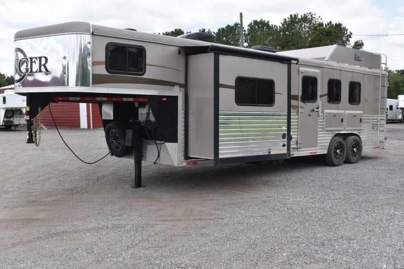 2015 Bison Ranger 3LQ Horse Trailer with 10' Short Wall - Image 5