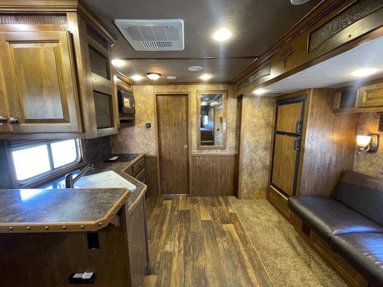 2015 Lakota Bighorn Edition 8414 4 Horse Trailer With Living Quarters “1 Slide” - Image 10
