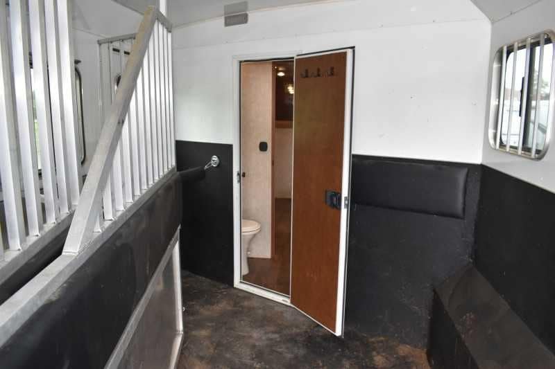 2015 Bison Ranger 3LQ Horse Trailer with 10' Short Wall - Image 27