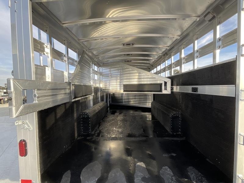 NEW 2024 Elite Trailers 5 Horse Stock Combo BP Horse Trailer - Image 11